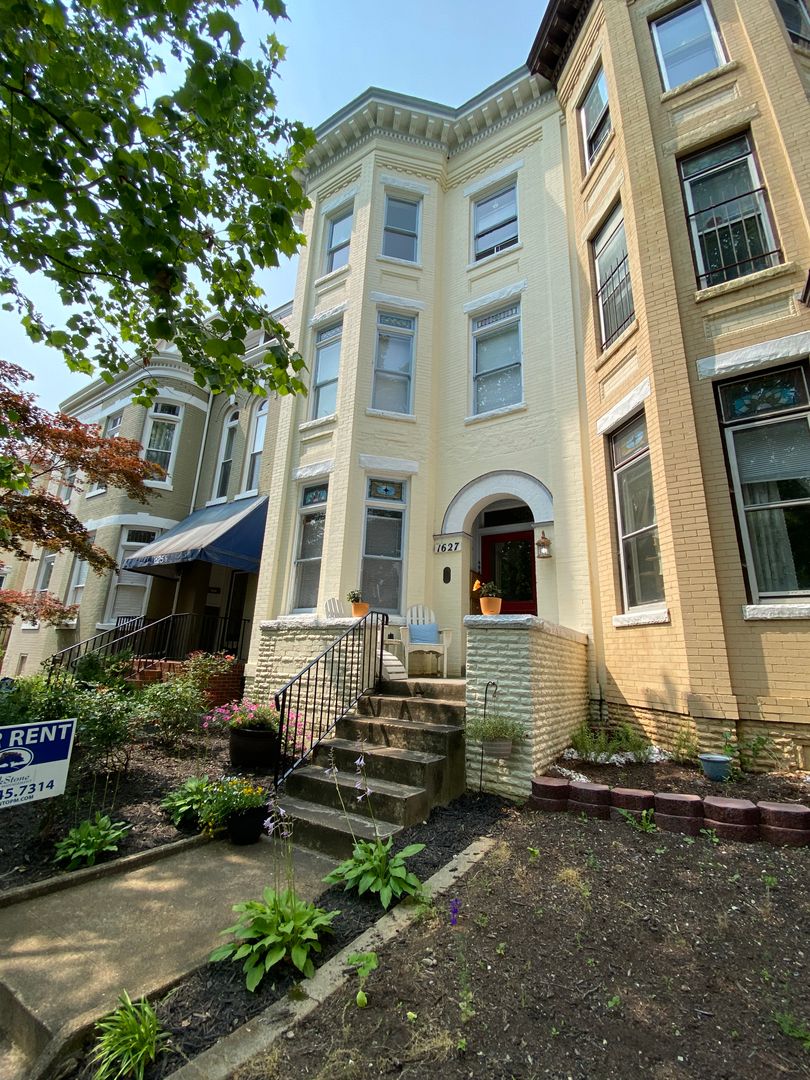 Richmond Apartment: 1627 W. Grace Street