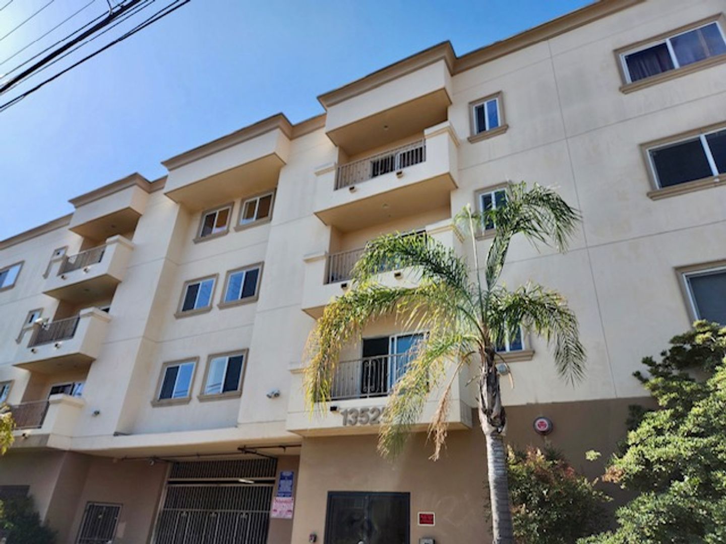 Van Nuys Condo: 13525 Vanowen St Unit 102