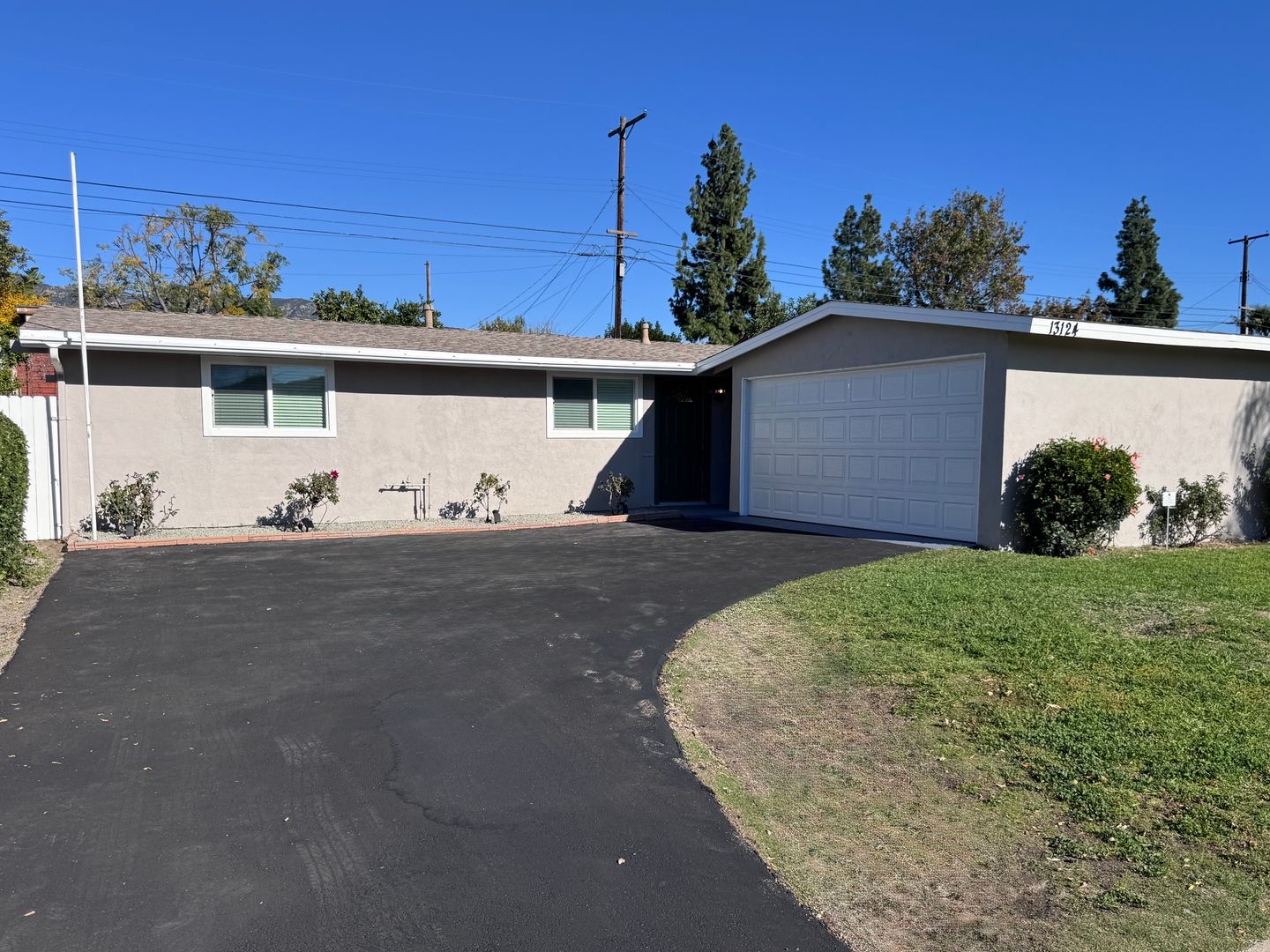 Sylmar House: 13124 Woodcock Ave