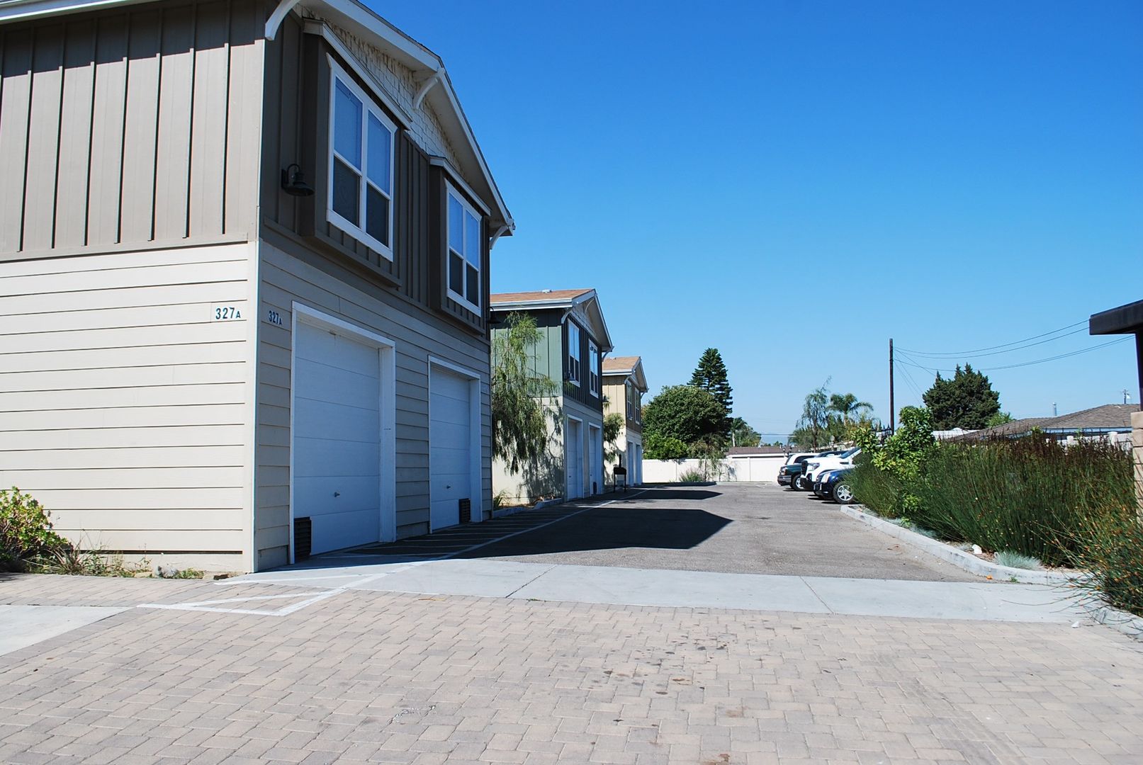 Santa Paula Apartment: 327 - 333 Acacia Road