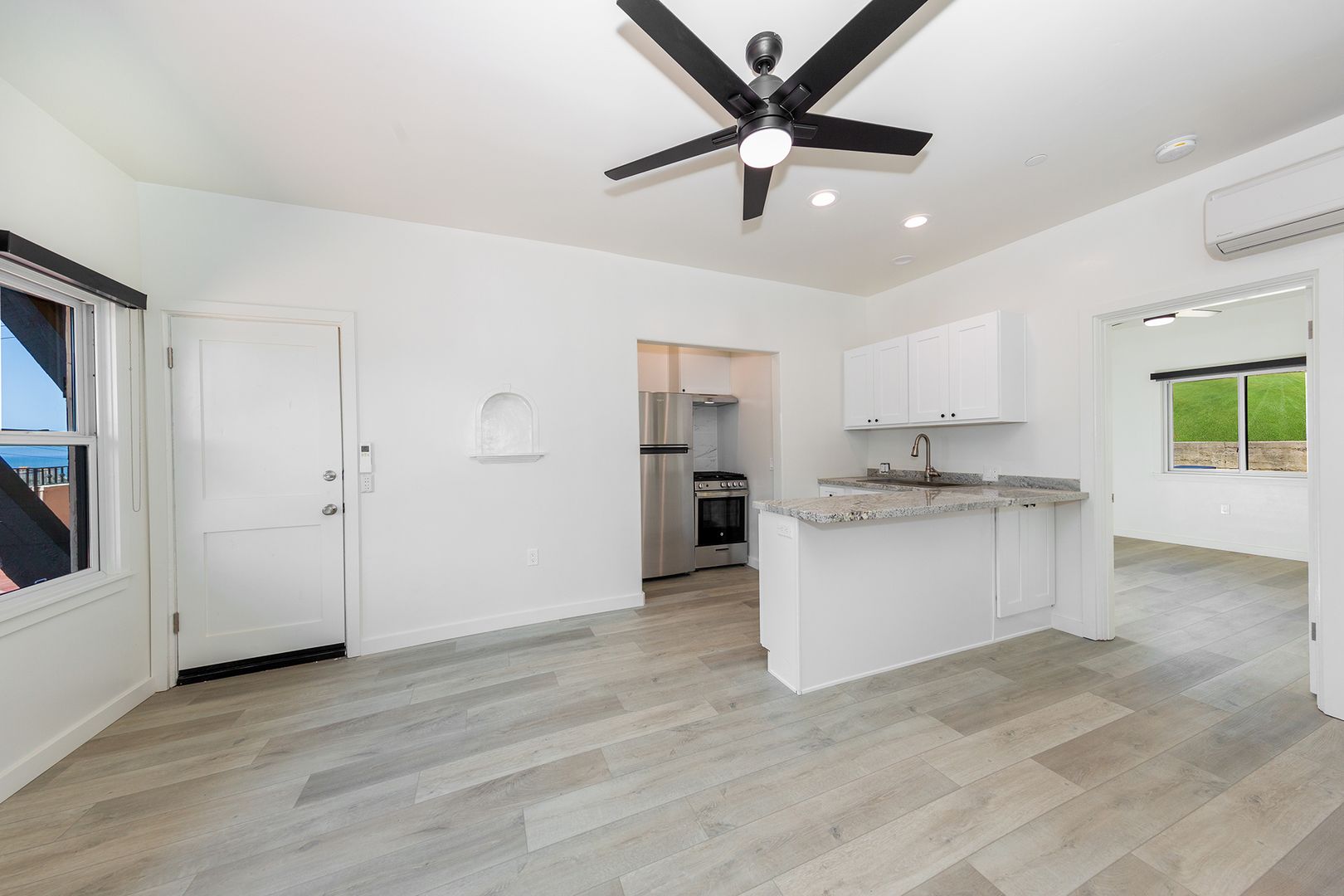 Ventura Apartment: 1313 Buena Vista Street