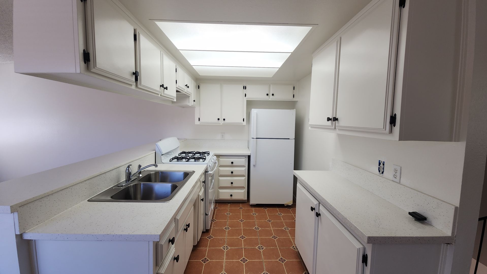 Fillmore Apartment: 345 Clay Street