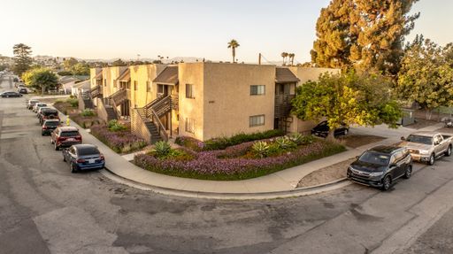 WOW! $500 FREE rent Move In by September 15, gorgeous upstairs newly updated 1 bedroom with quartz countertops & stainless steal appliances!