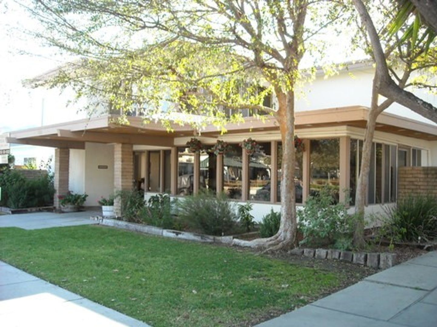 Santa Paula Apartment: 138 S. Mill Street