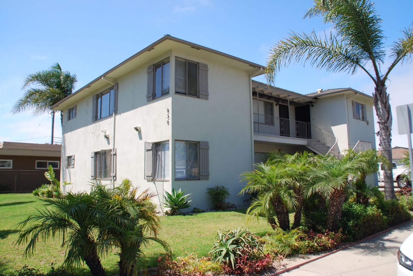 Oxnard Apartment: 839 North A Street