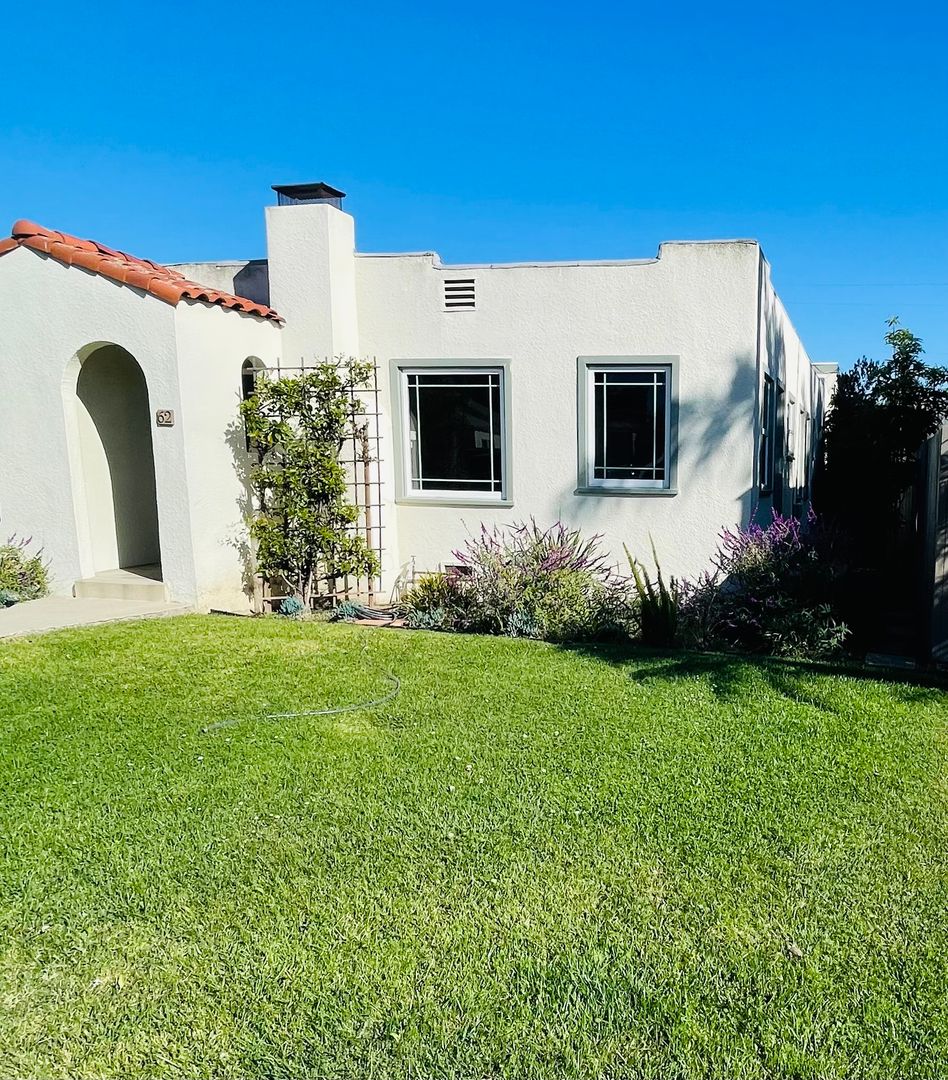 Ventura Apartment: 62-64 N. Santa Rosa Street