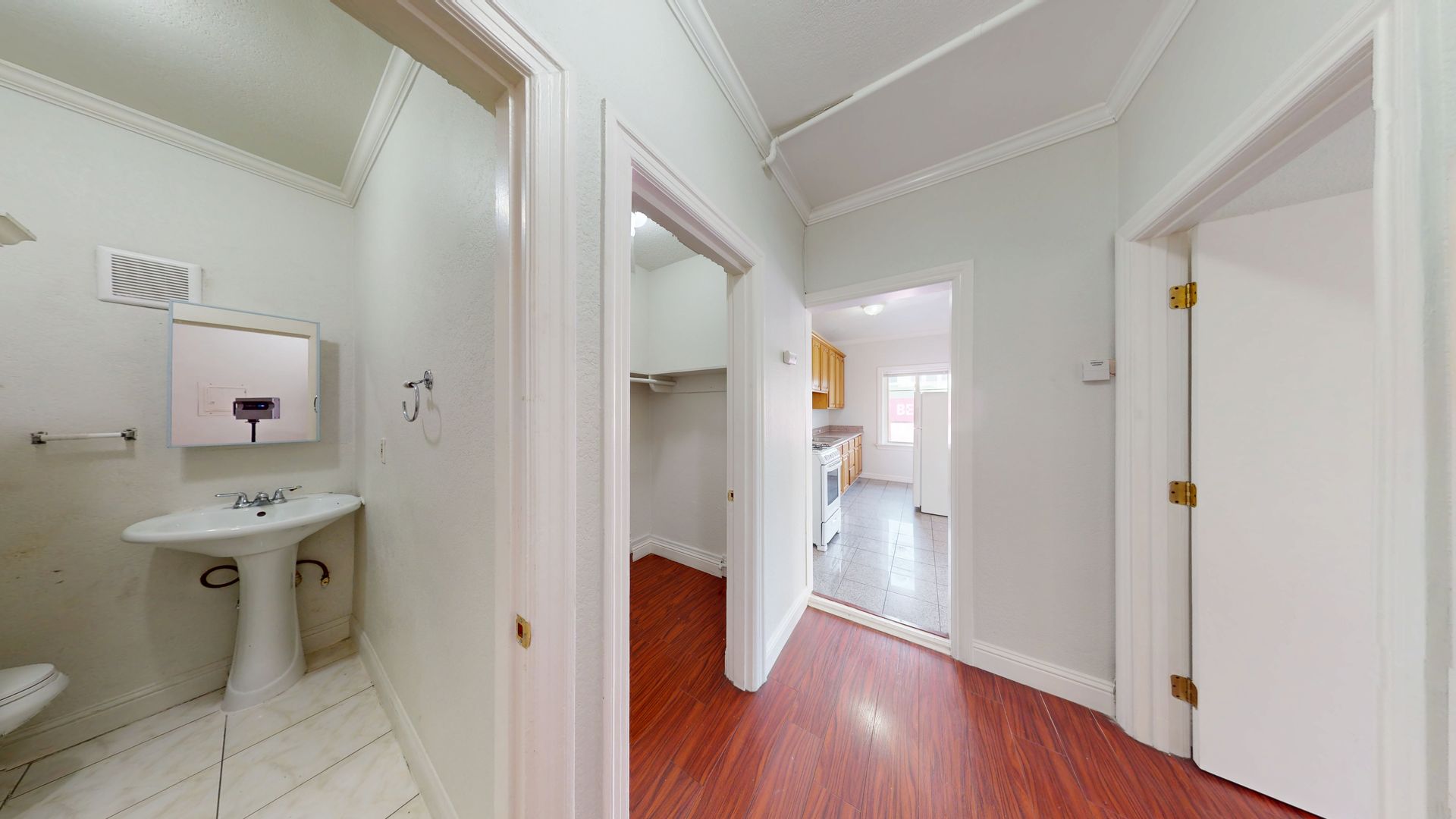 Oakland Apartment: 509 Sycamore St