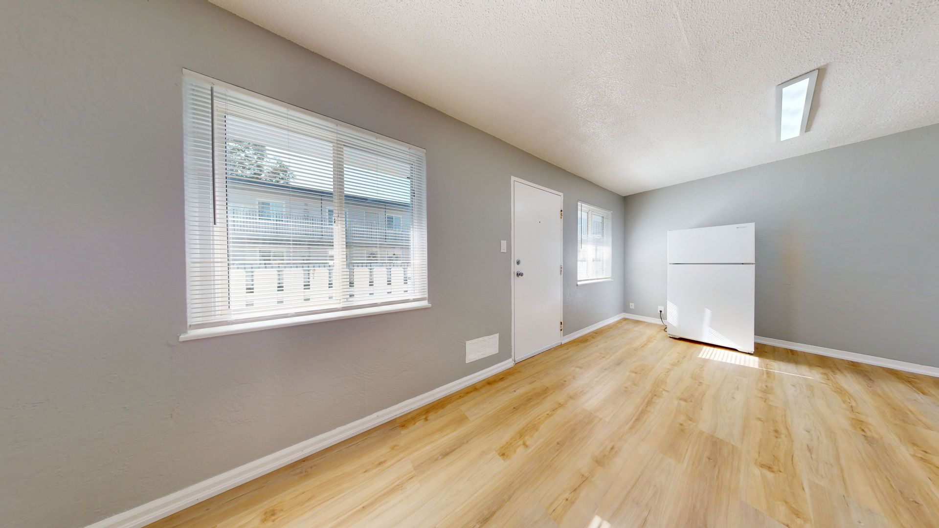 Oakland Apartment: 2232 Seminary Avenue