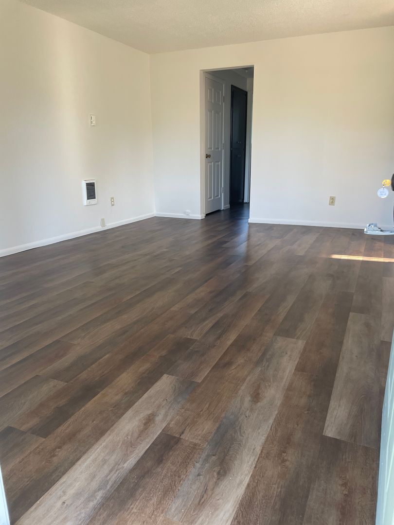 Salem Apartment: 1811 4th St NE