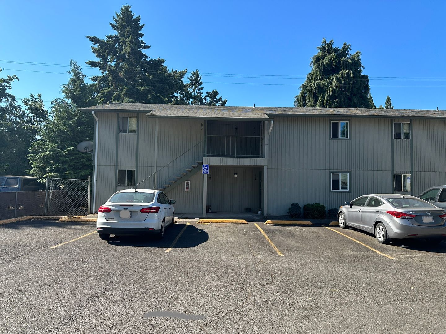 Keizer Apartment: 662-680 Dietz Ave NE