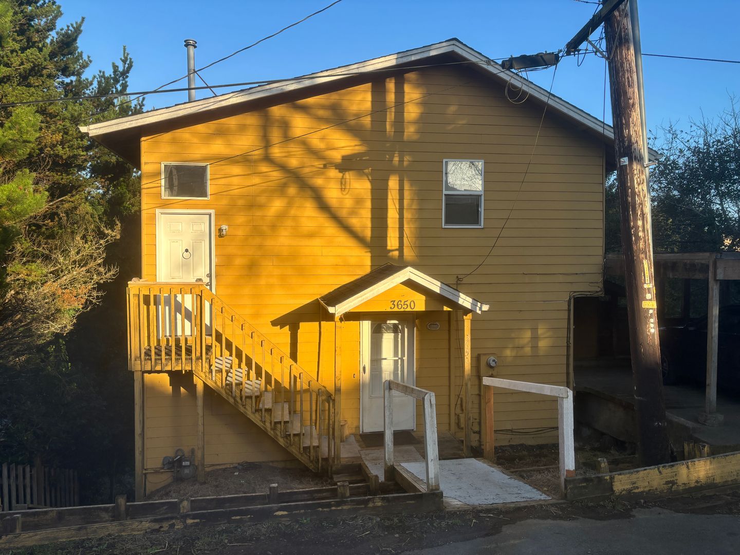 Lincoln City House: 3650 SW Coast Ave