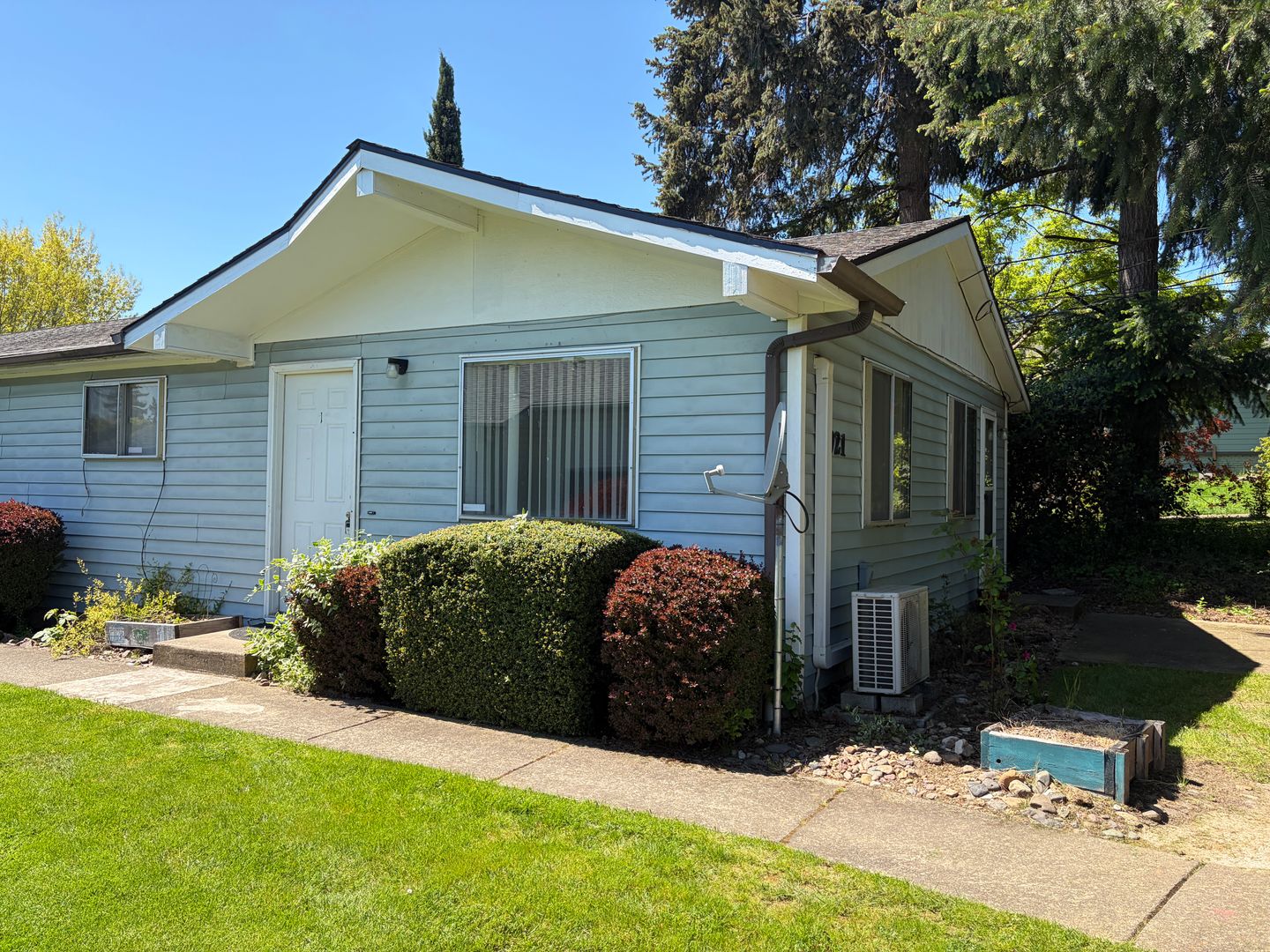 Monmouth Multiplex: 1021 Main St E