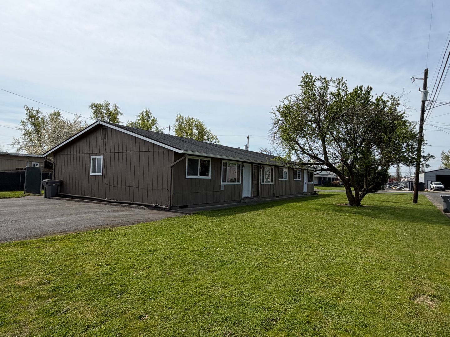 Albany Apartment: 200-204 14th Ave SE