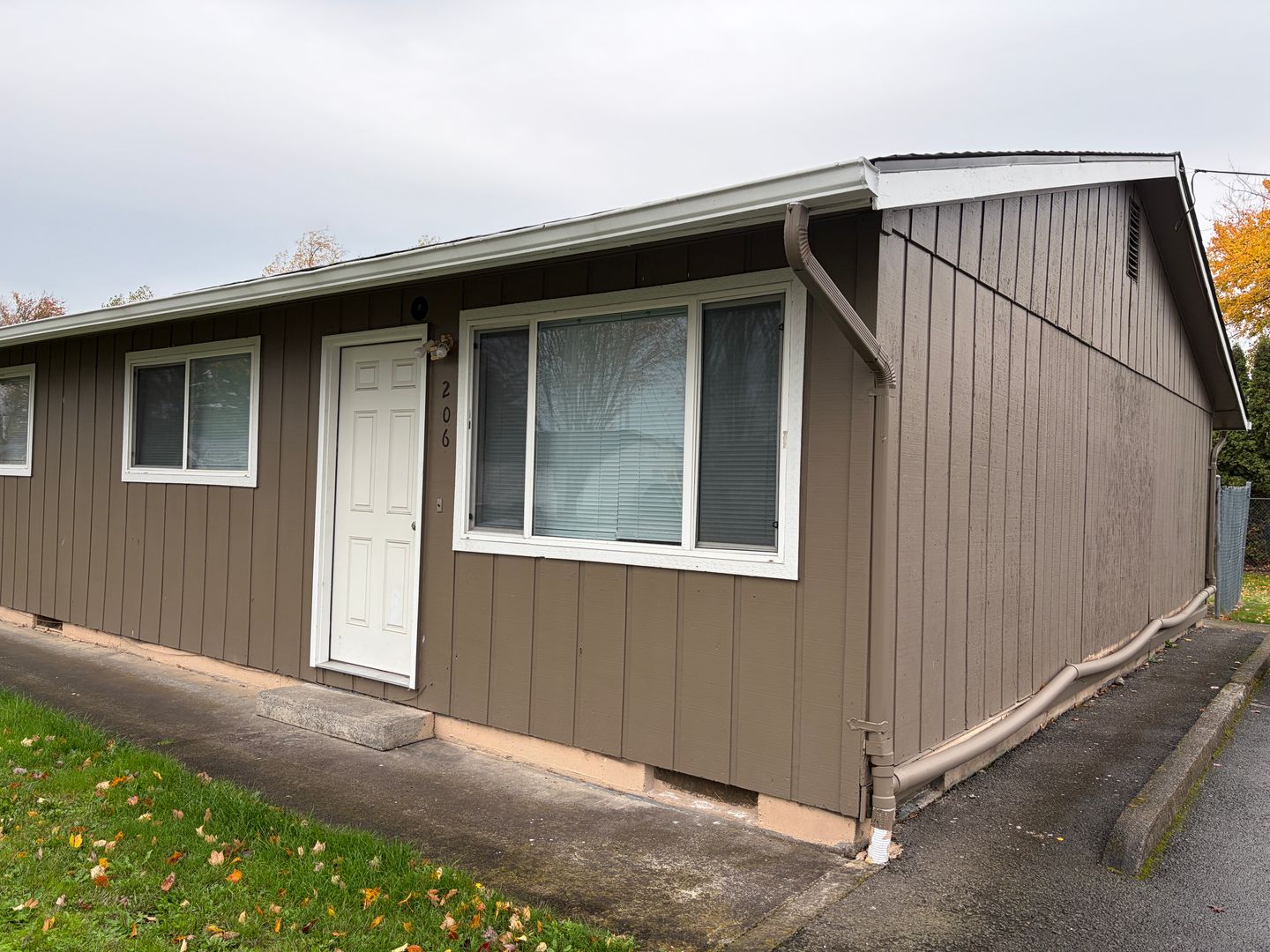 Albany Apartment: 206-210 14th Ave SE