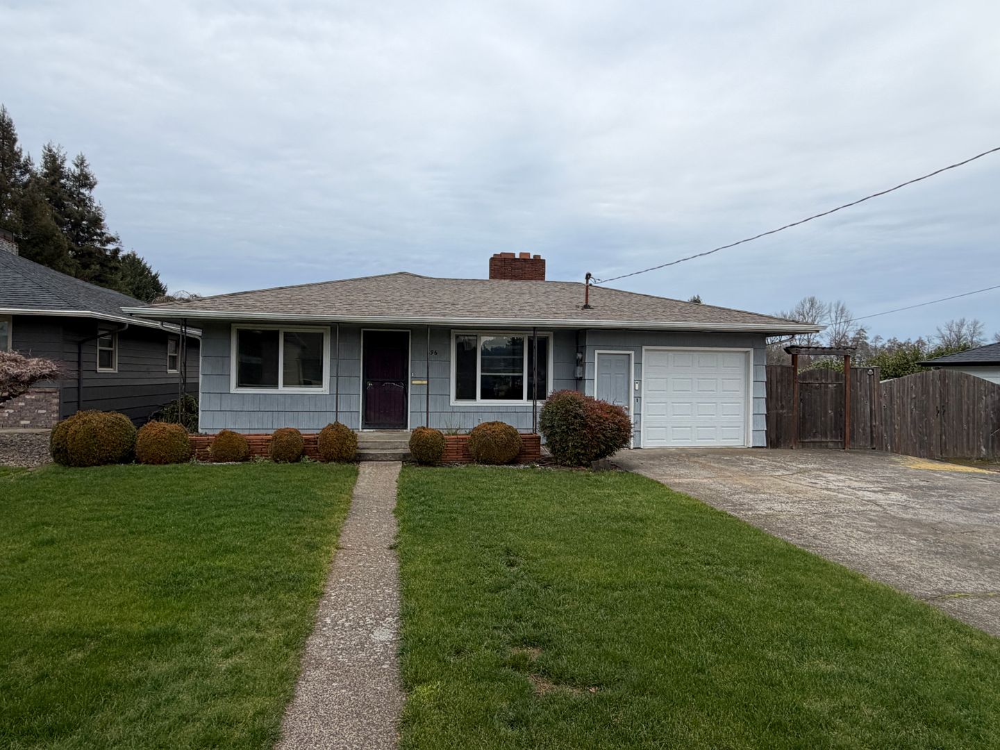 Dallas House: 696 SE Miller Ave