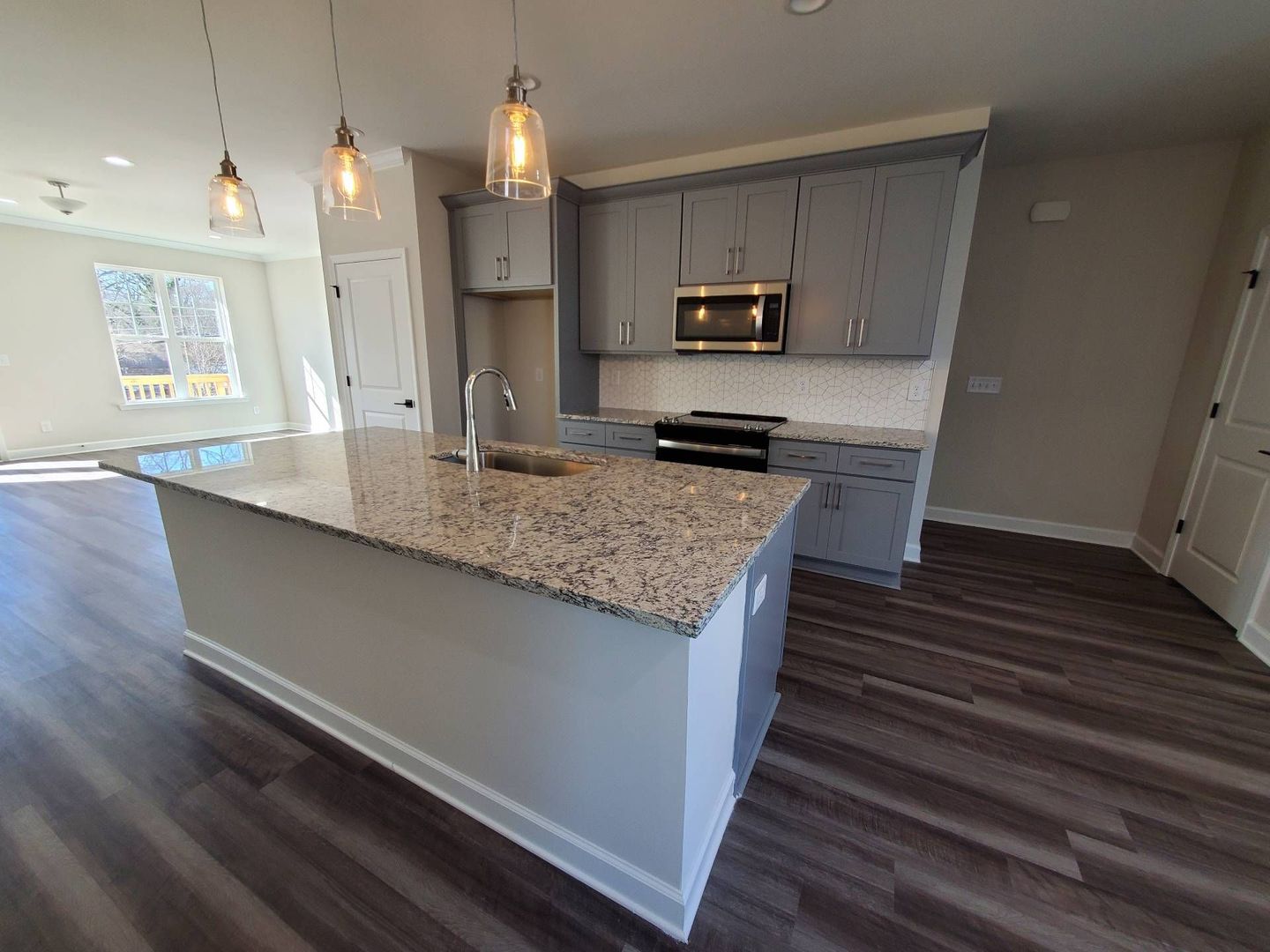 BRAND NEW TOWNHOMES AVALIABLE NOW
