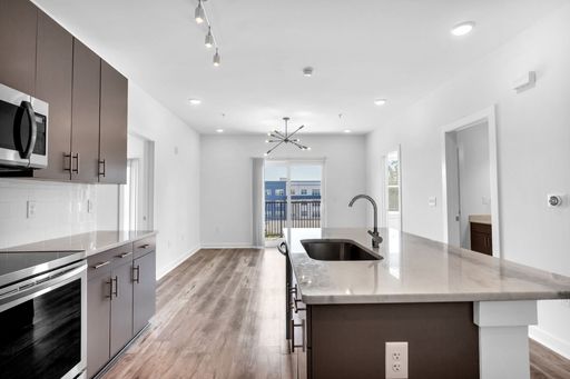 Ask how you qualify for 1 MONTH FREE - STUNNING MIDTOWN 2BED 2BATH CONDO – photo 1