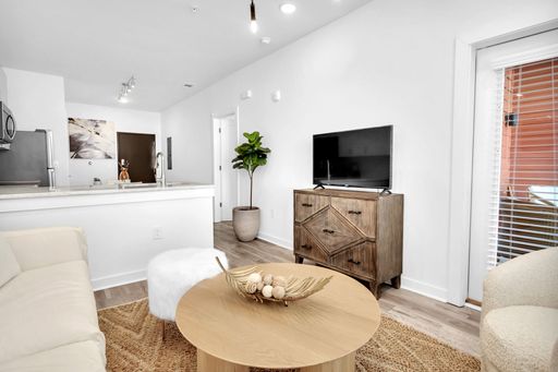 STUNNING MIDTOWN 1BED 1BATH – photo 1