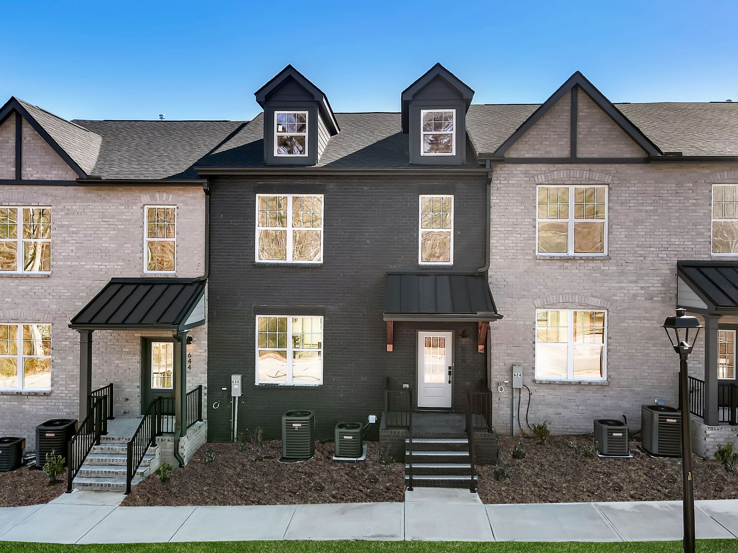 Sugar Hill House: 634 Oakleaf Grove Lane