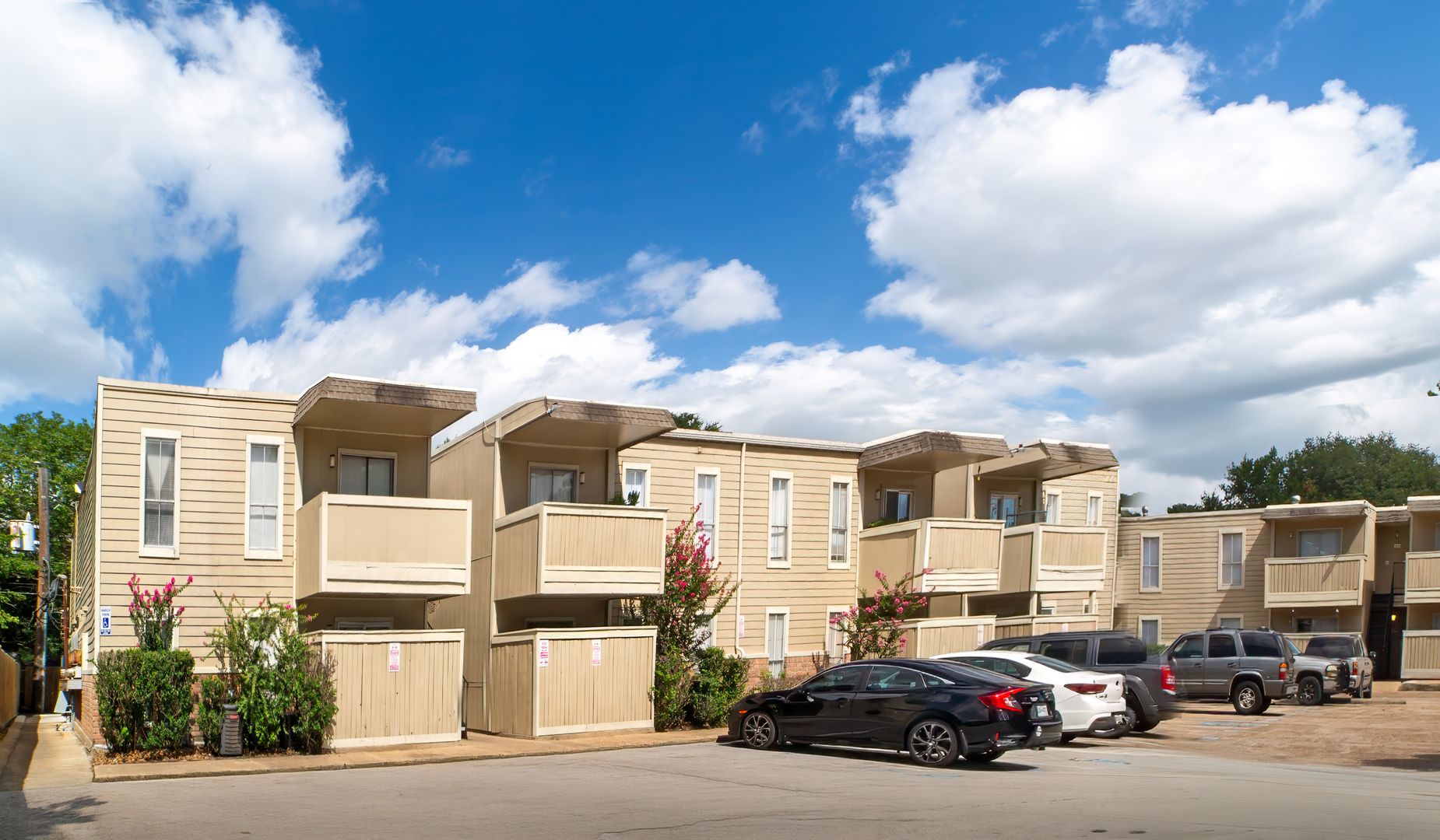 Richmond Apartment: 2010 Thompson Rd