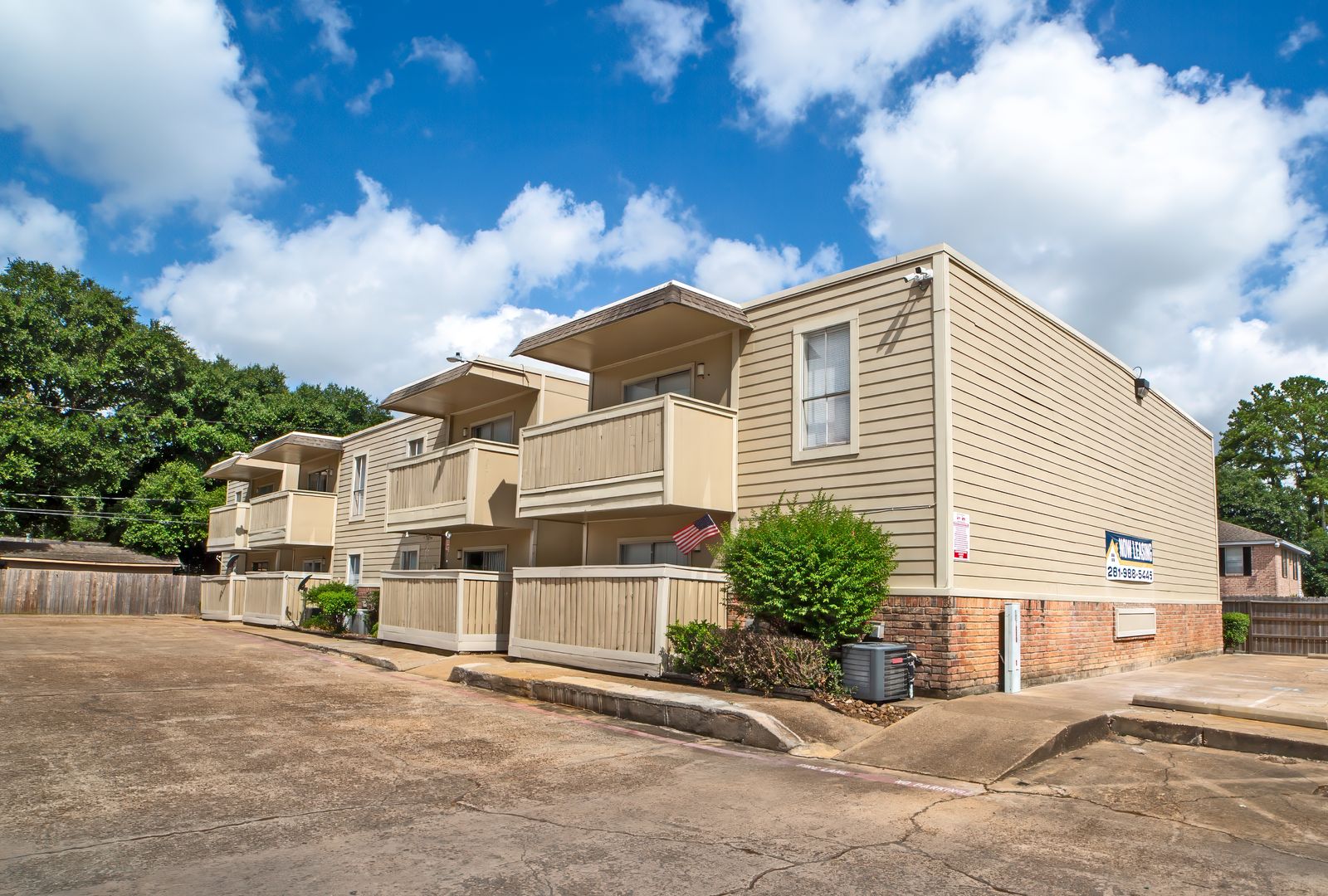 Richmond Apartment: 2010 Thompson Rd