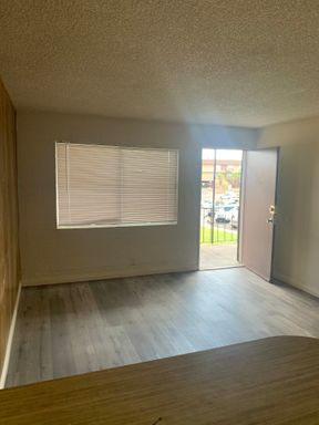 1 Bedroom 1 Bath In Central Las Vegas – photo 1
