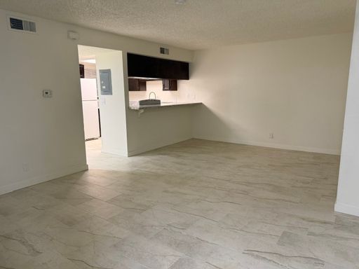 BEAUTIFUL 2STORY - 3DEBS 2 1/2 BATHS – photo 1