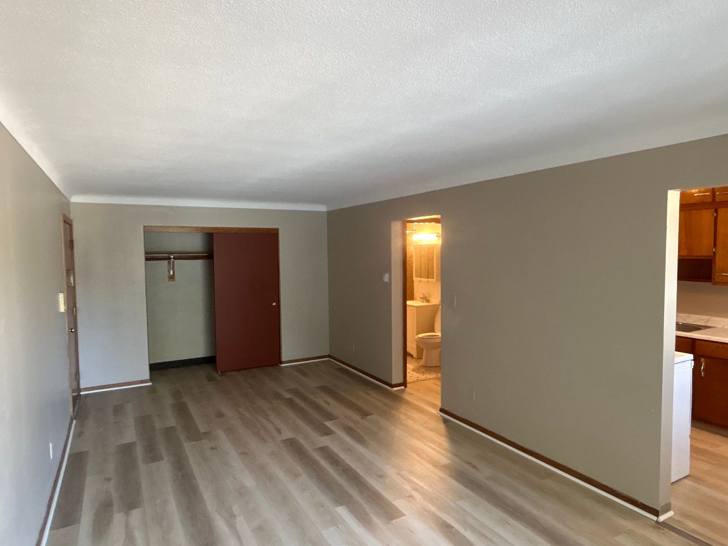 St Paul Apartment: 380 & 400 Larpenteur Ave W and 1640 Cumberland St