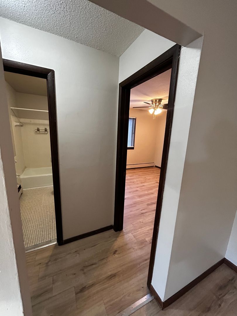 St Paul Apartment: 1264 Hazelwood St