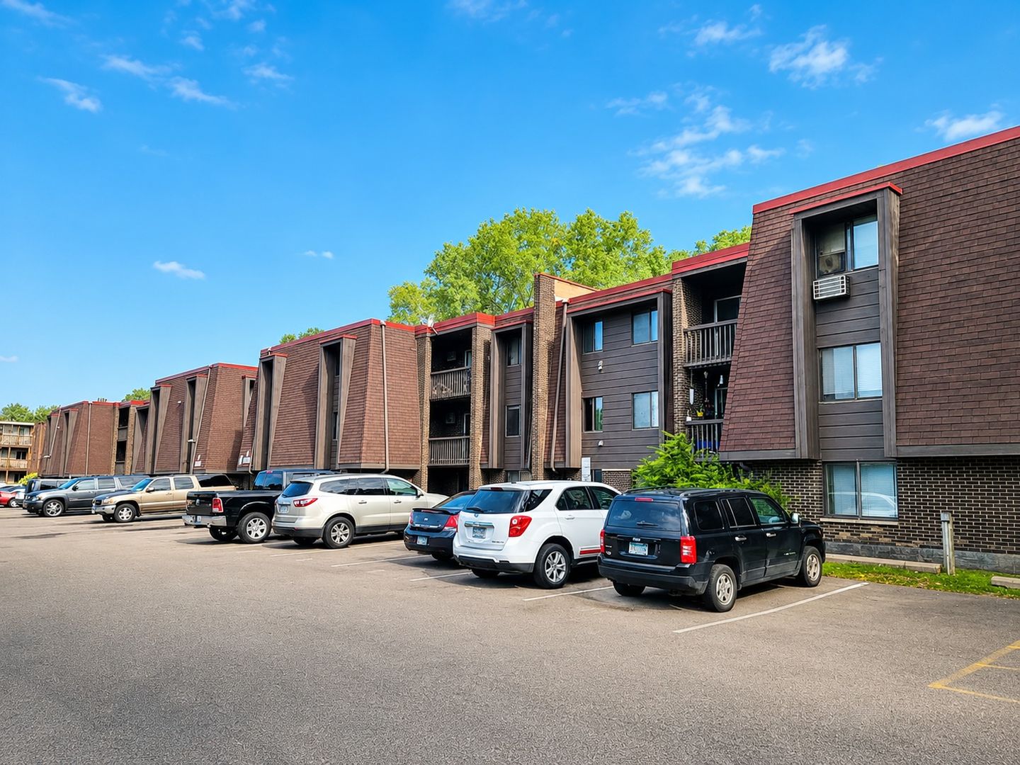 St Paul Apartment: 1264 Hazelwood St