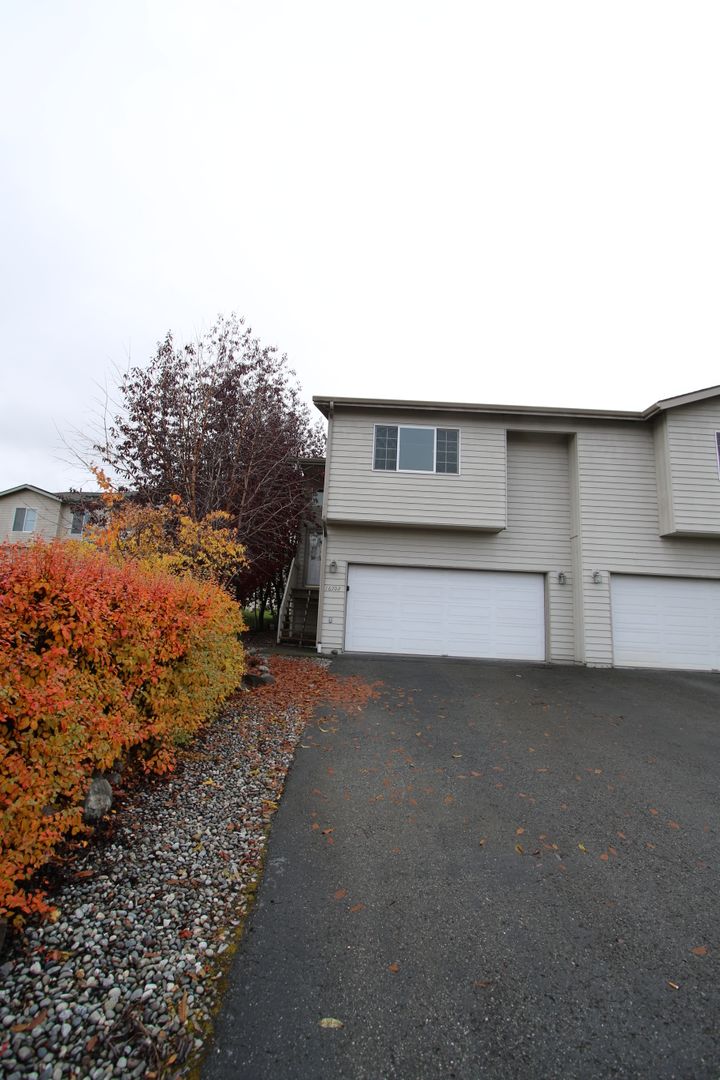 Eagle River House: 16202 Ursa Minor Circle