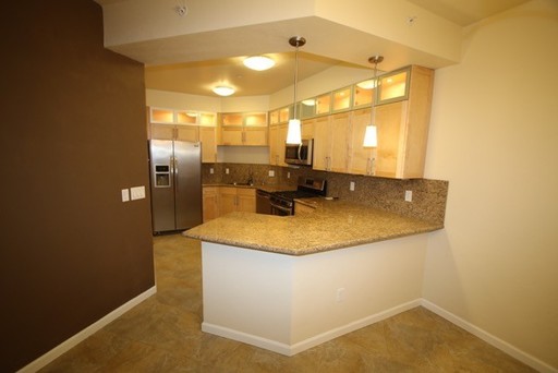 2 Bedroom Condo close to Downtown! – photo 1