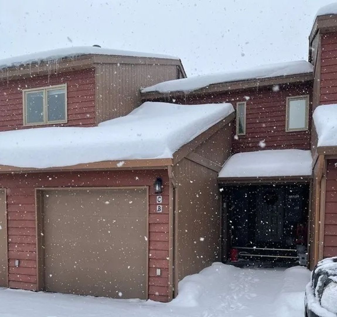 Anchorage Condo: 10218 Jamestown Drive, Apt C