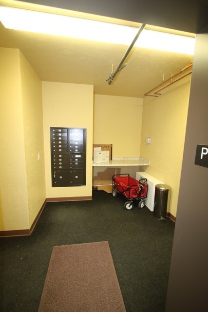 2 Bedroom Condo close to Downtown and Shopping!