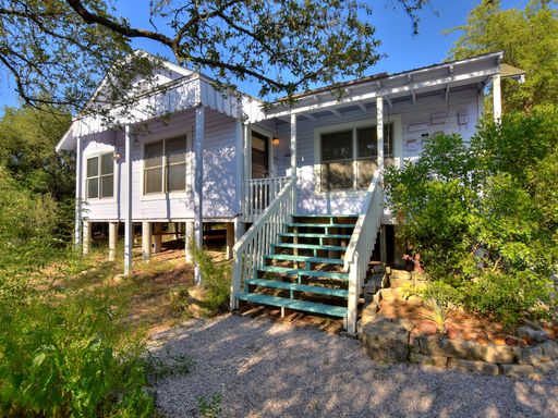 Classic Austin Bungalow in Hudson Bend – photo 1