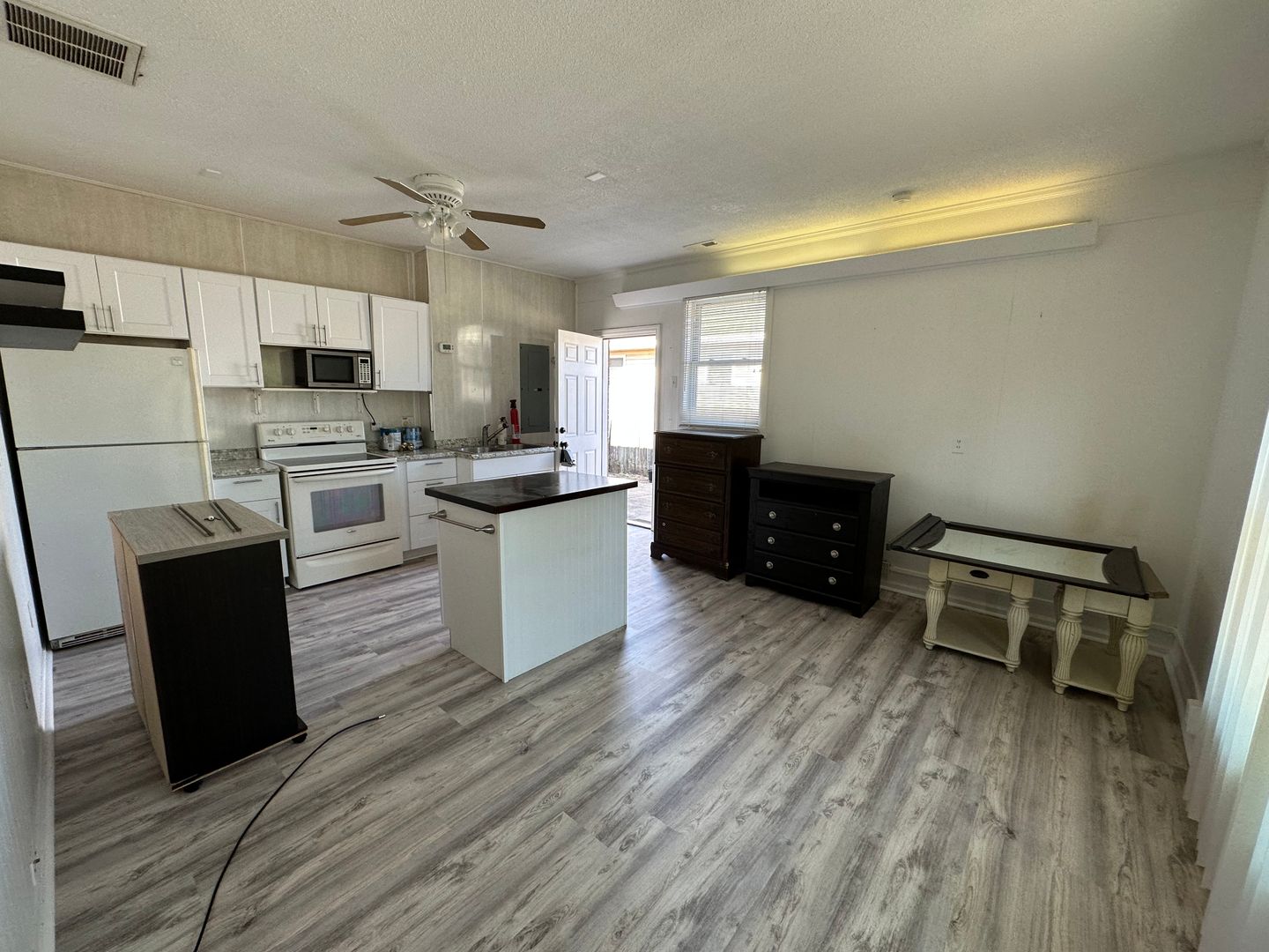 Kill Devil Hills Apartment: 1009 S Memorial Blvd.