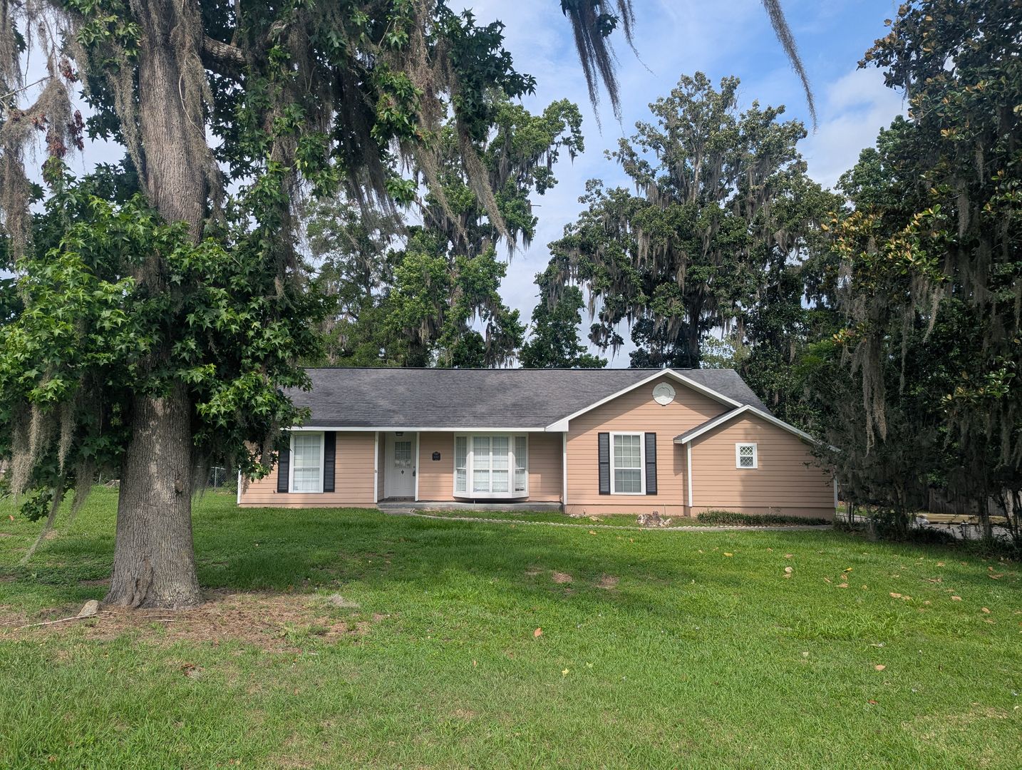 Ocala House: 5060 SE 35th Ave