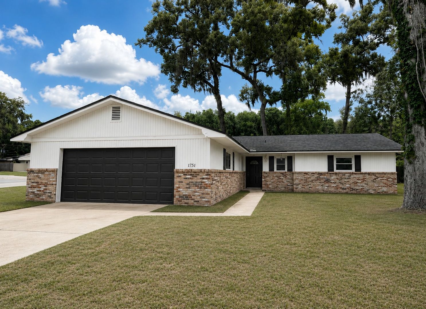 Ocala House: 1751 SE 39th St