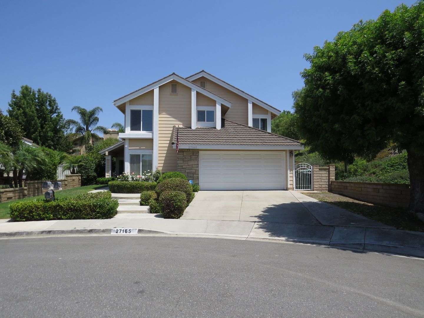 Mission Viejo House: 27165 Pinario
