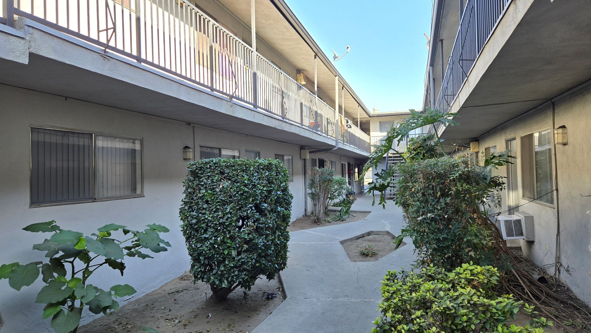 El Monte Apartment: 3730 Baldwin Ave