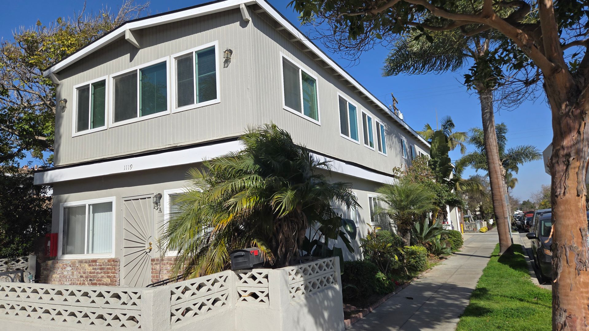 Seal Beach Apartment: 1119 Ocean Ave