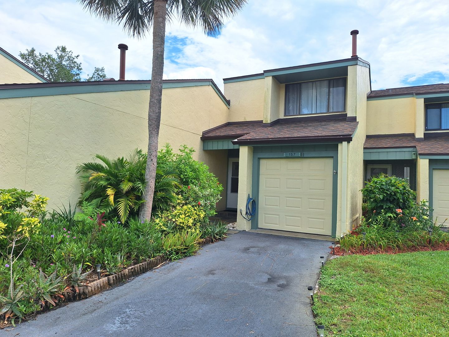 New Smyrna Beach House: 157 Club House Blvd
