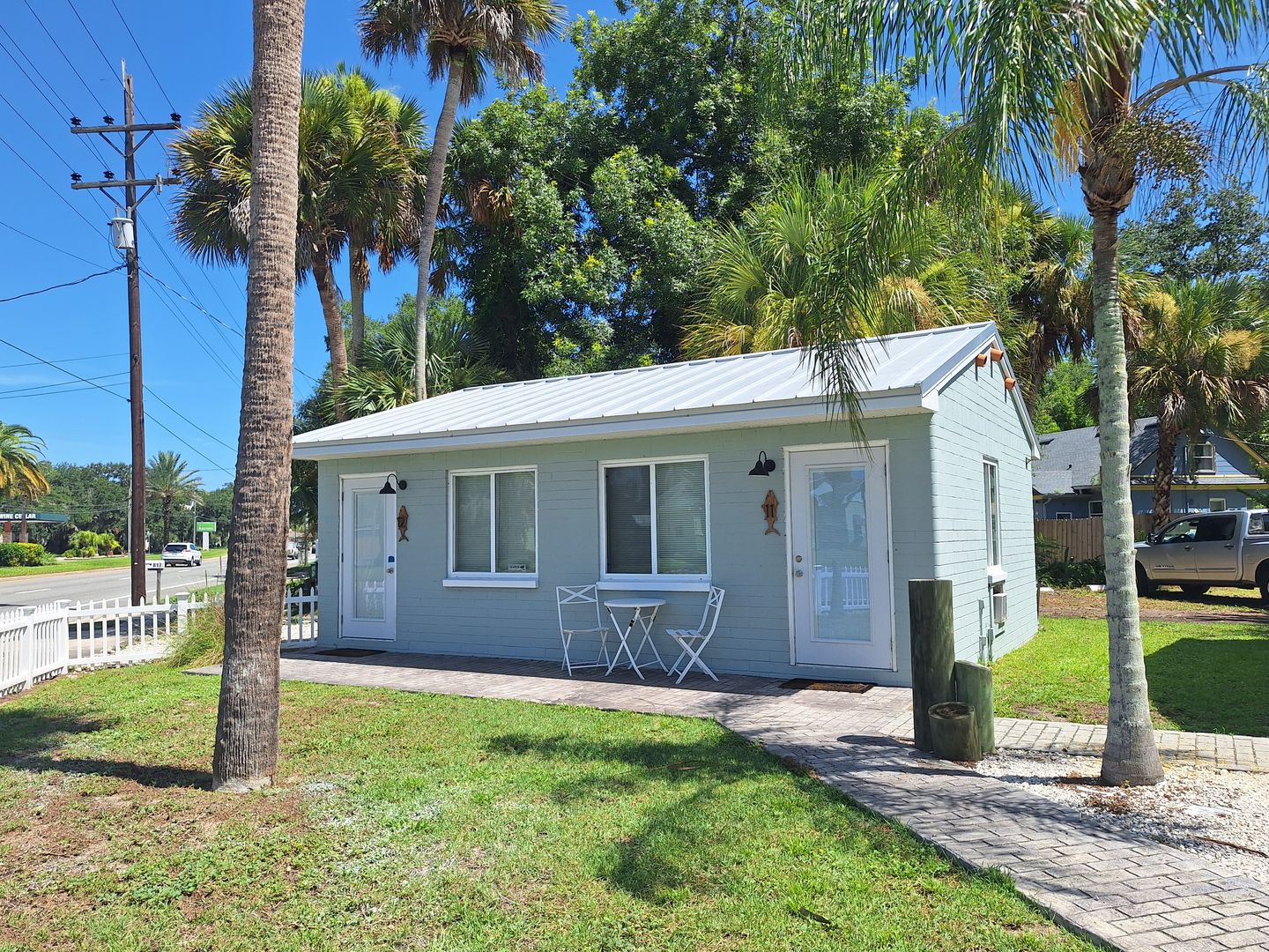 New Smyrna Beach House: 805 N. Dixie Fwy #12