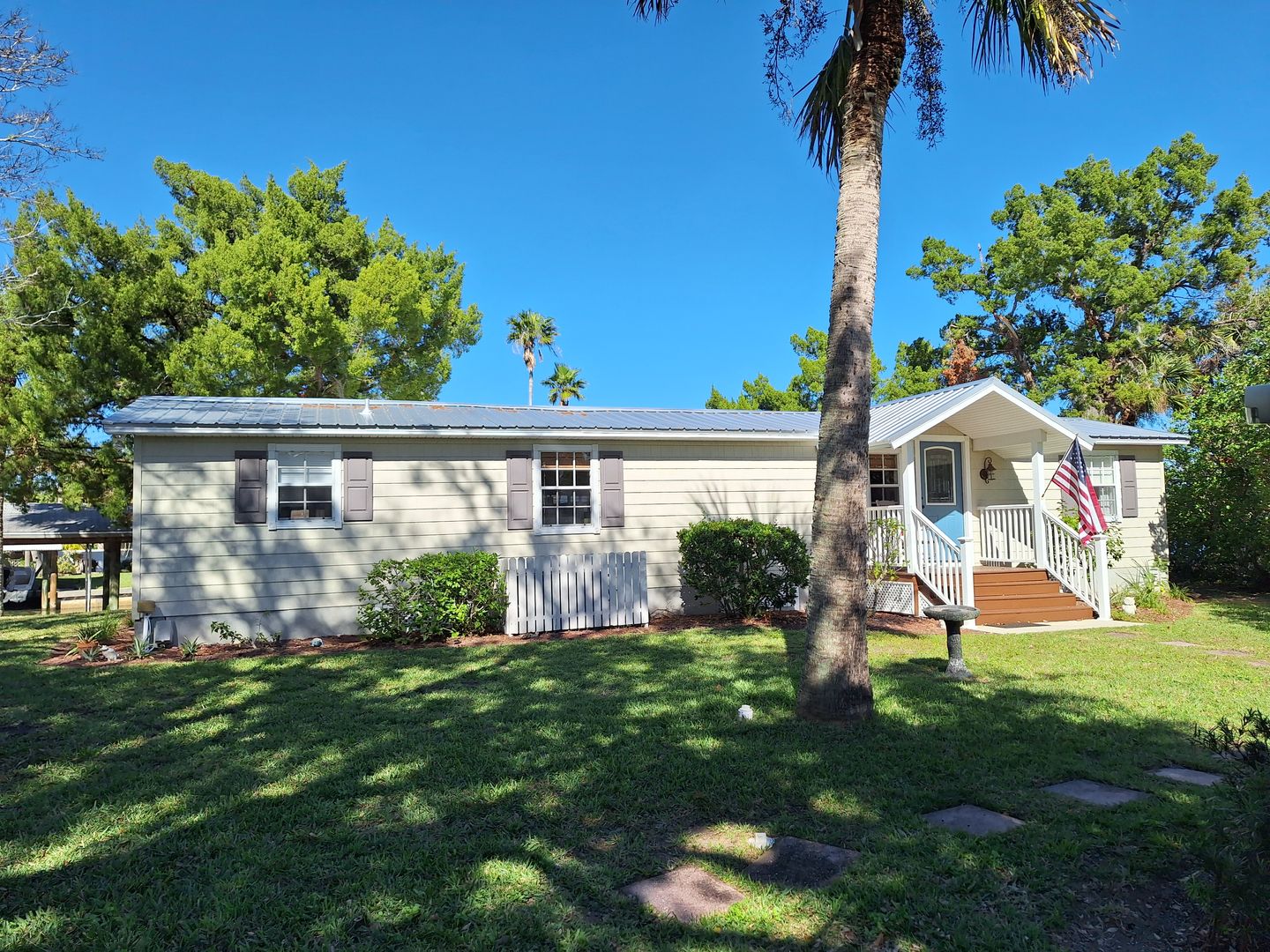 Edgewater Apartment: 193 Lewis Street