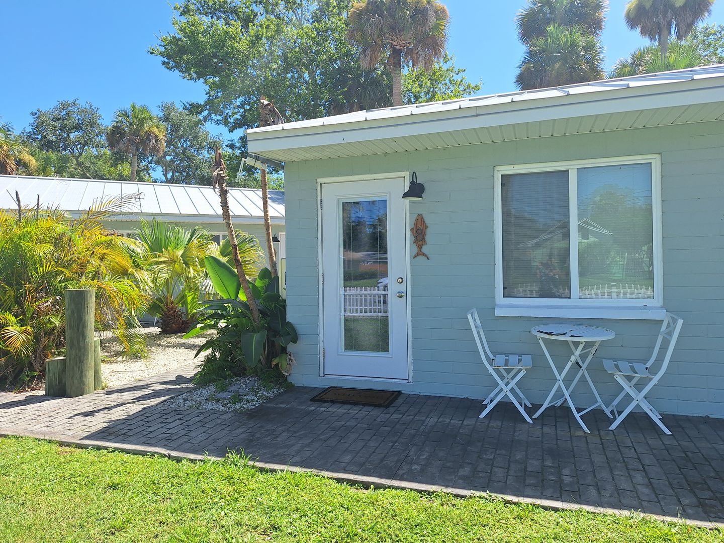 New Smyrna Beach House: 805 N. Dixie Freeway