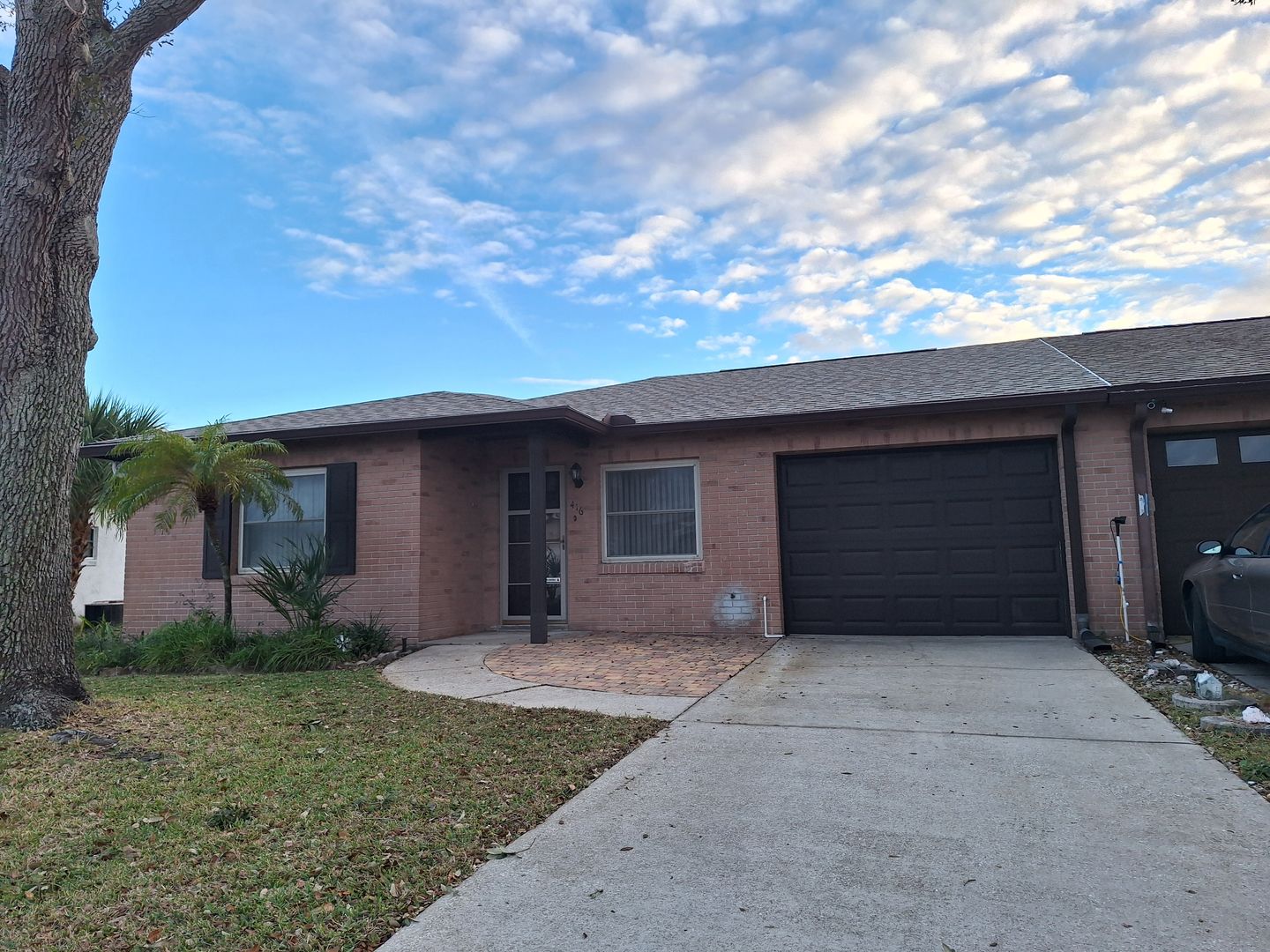 Edgewater House: 416 Falcon Ave