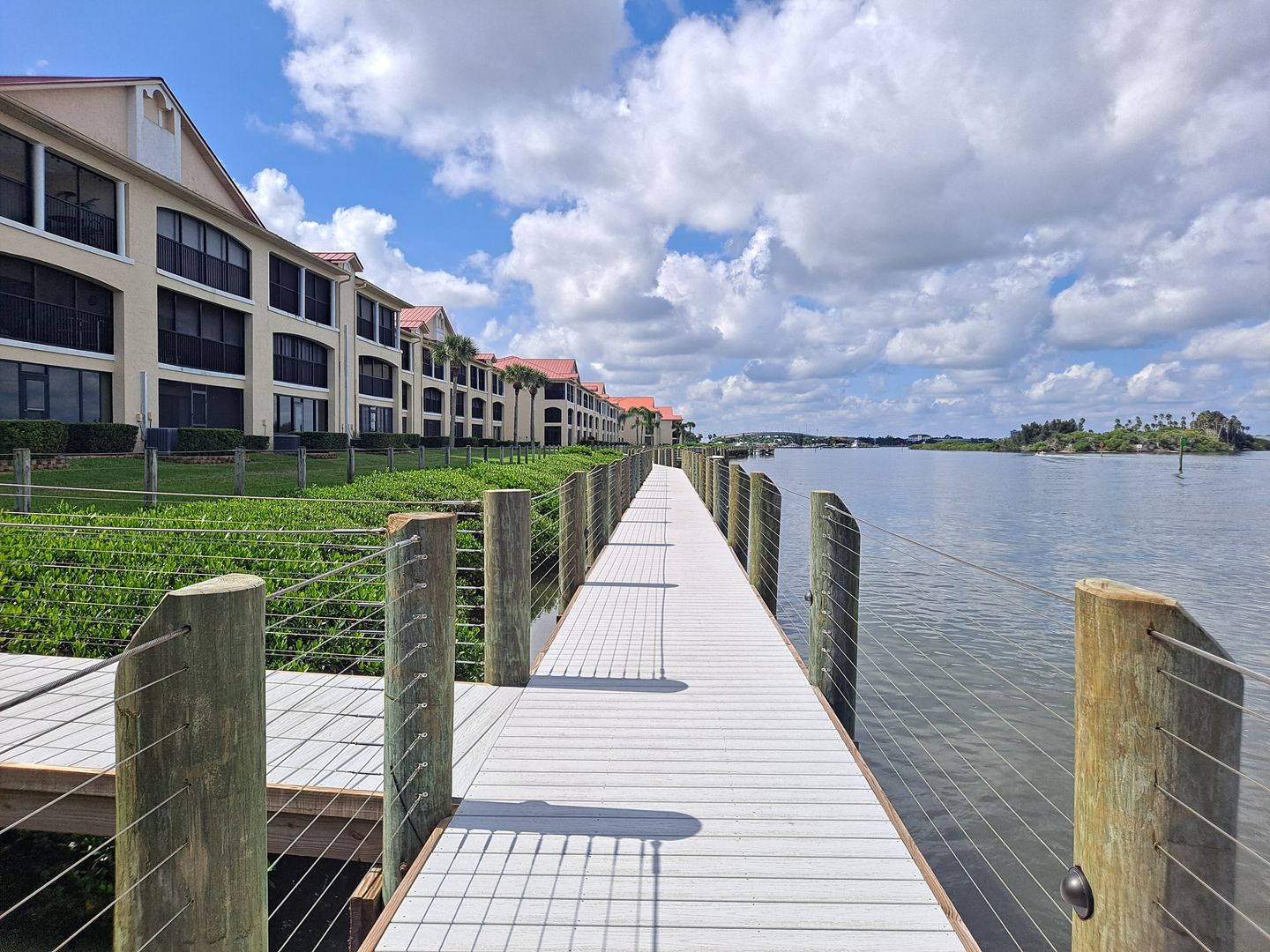 New Smyrna Beach Apartment: 451 Bouchelle Dr #301