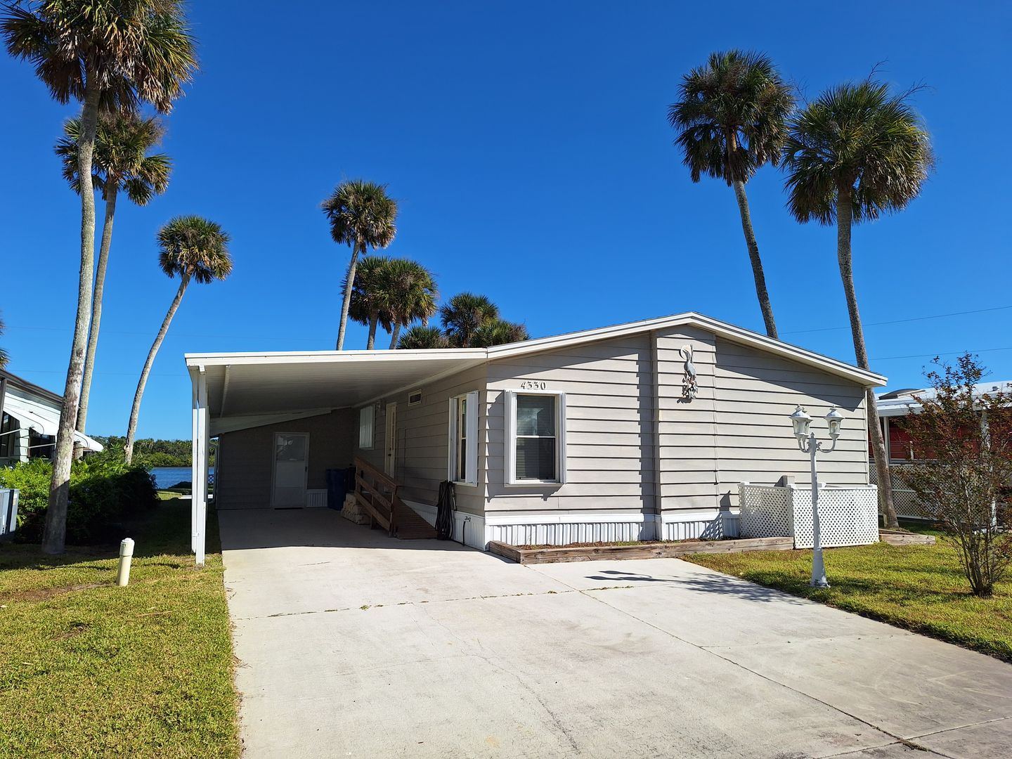 Edgewater Apartment: 4330 Whiting Way