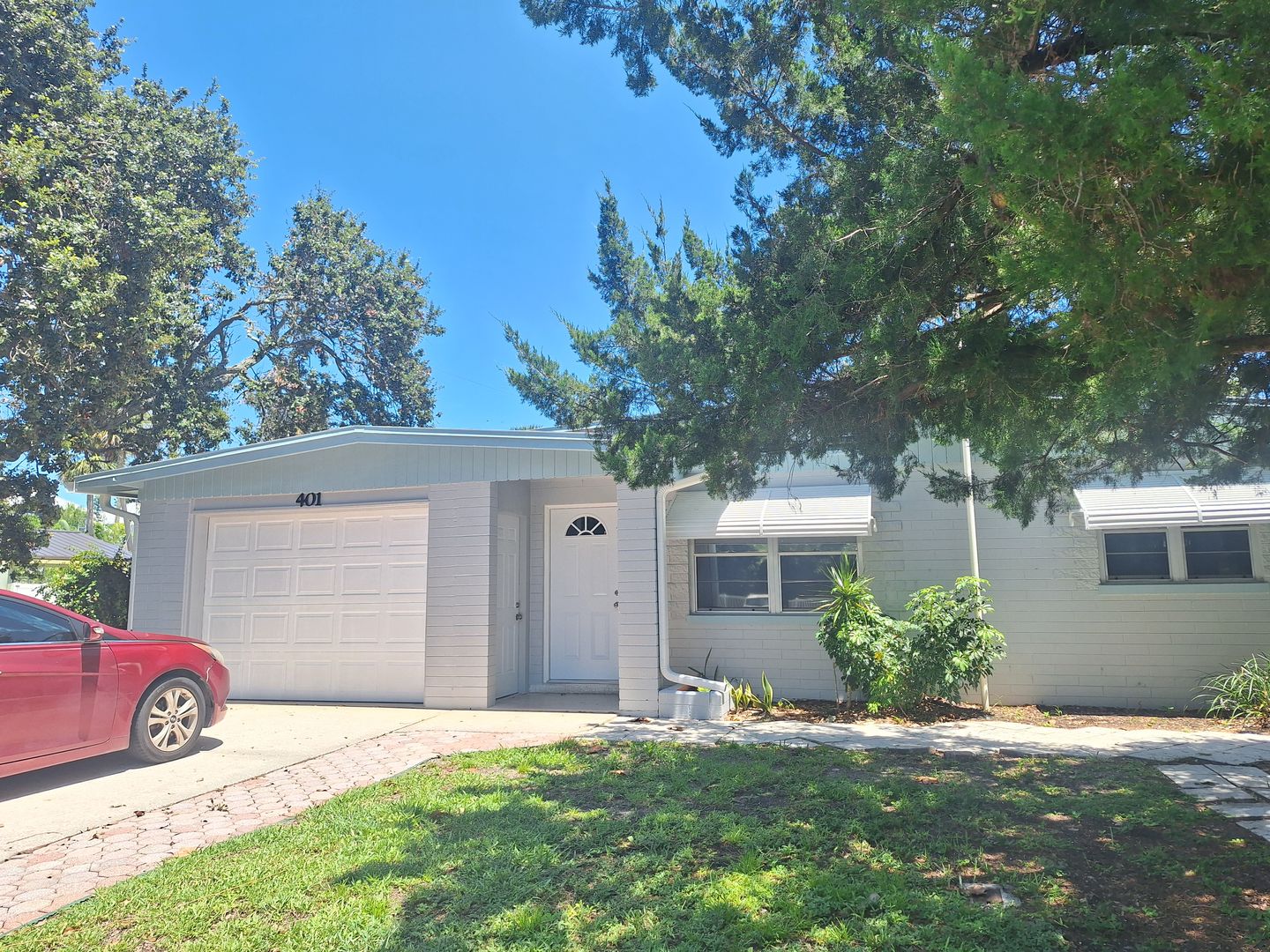 New Smyrna Beach House: 401 S Pine Street