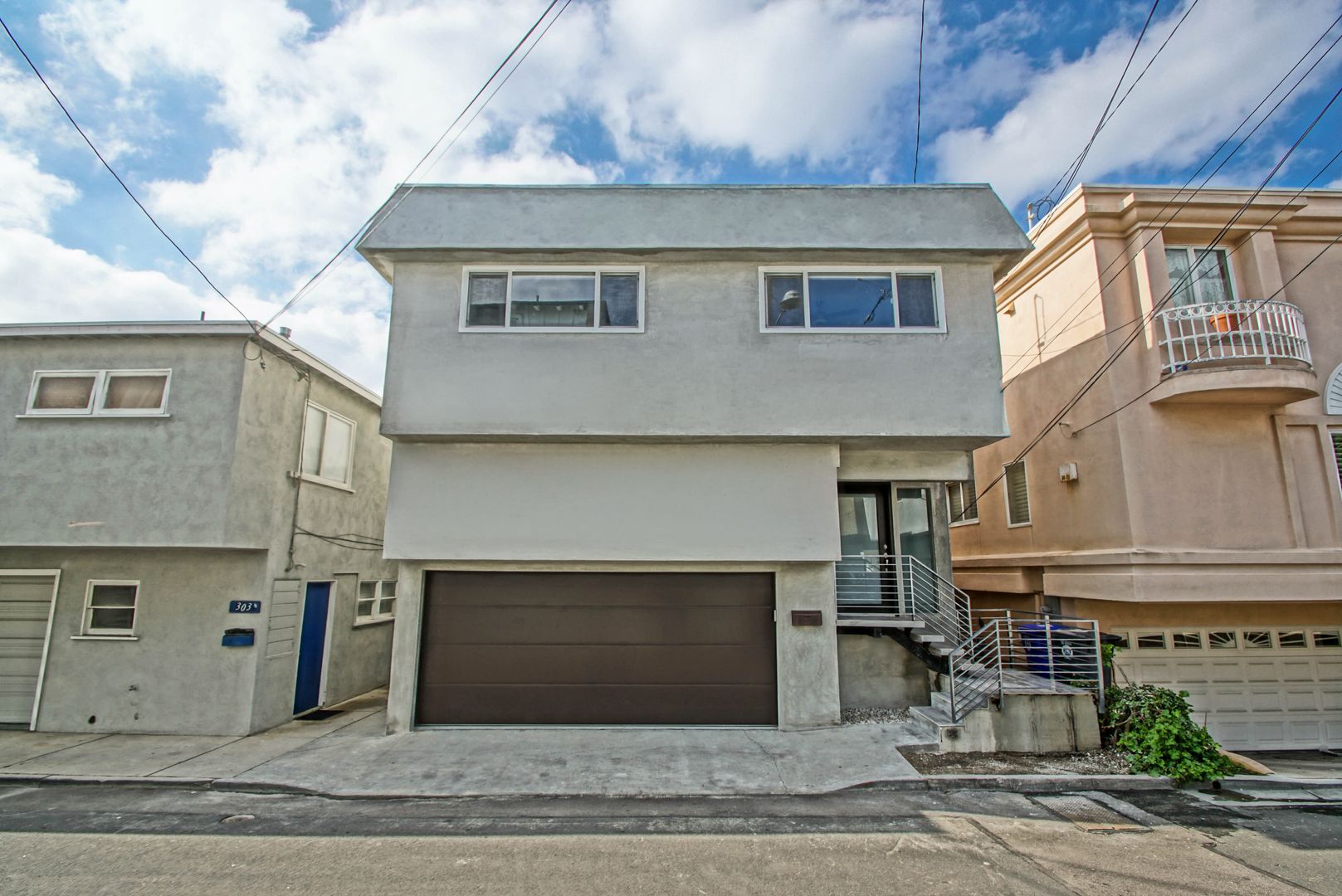 Manhattan Beach House: 307 Bayview Drive